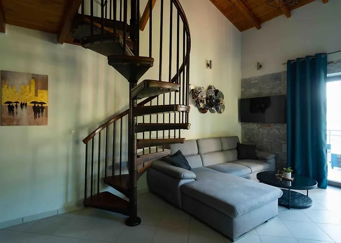 Modern Loft At Kalogria Апартаменты