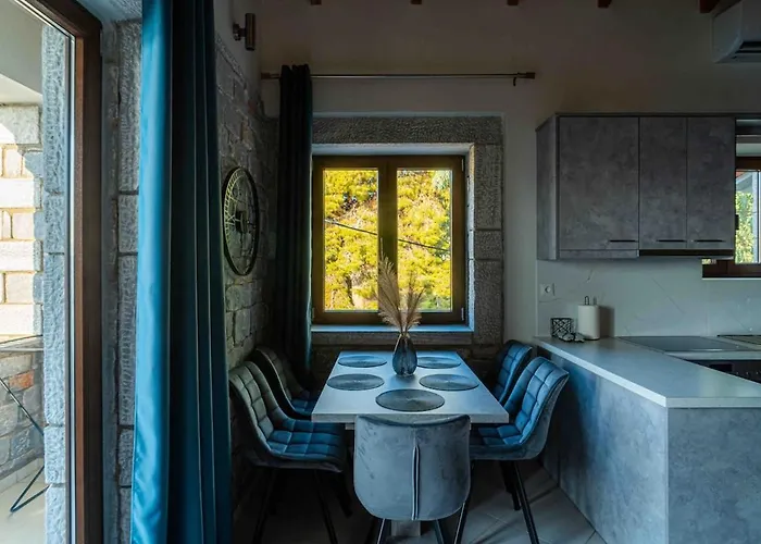 Modern Loft At Kalogria *