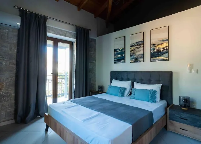 Modern Loft At Kalogria