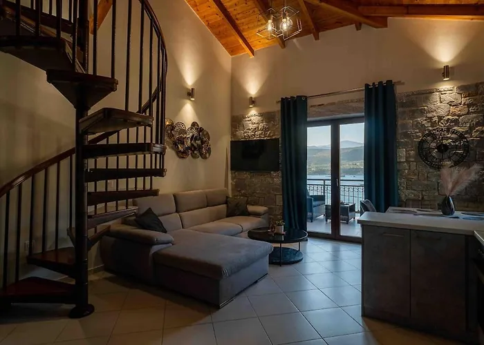 Modern Loft At Kalogria *